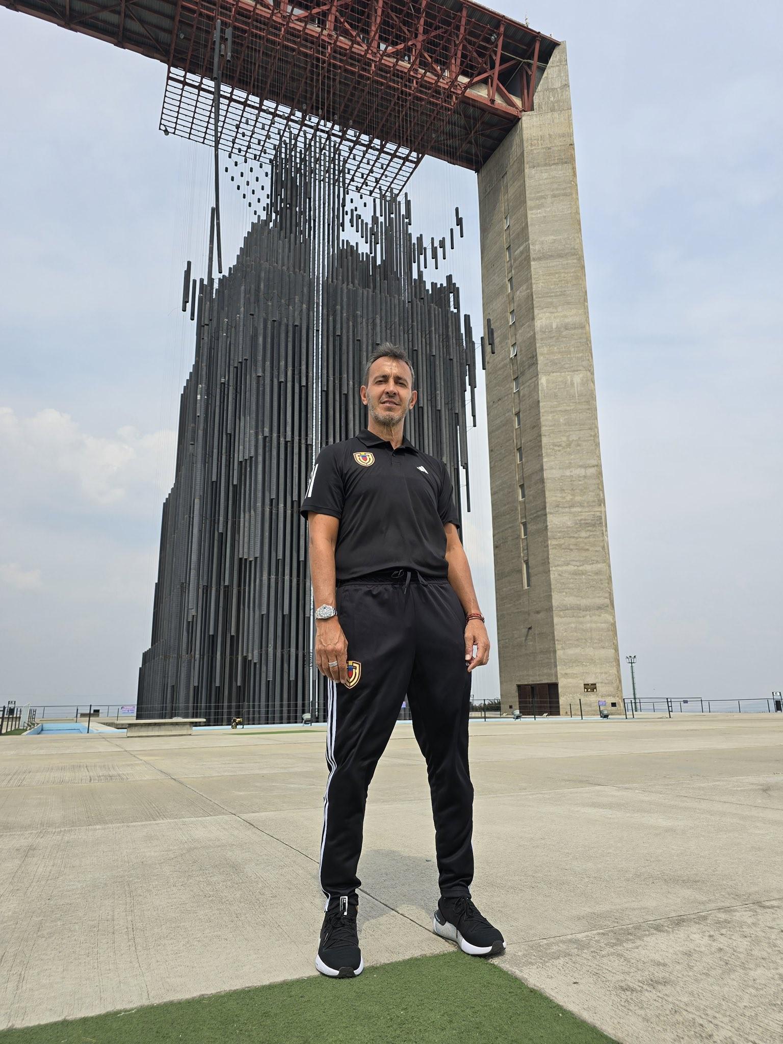 希门尼斯先, 我与委内瑞, 北京时间 希门尼斯先, 我与委内瑞, 北京时间